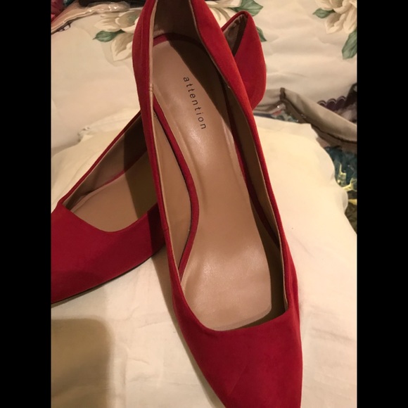 Attention Red Suede like Pumps size 9 - Picture 5 of 10
